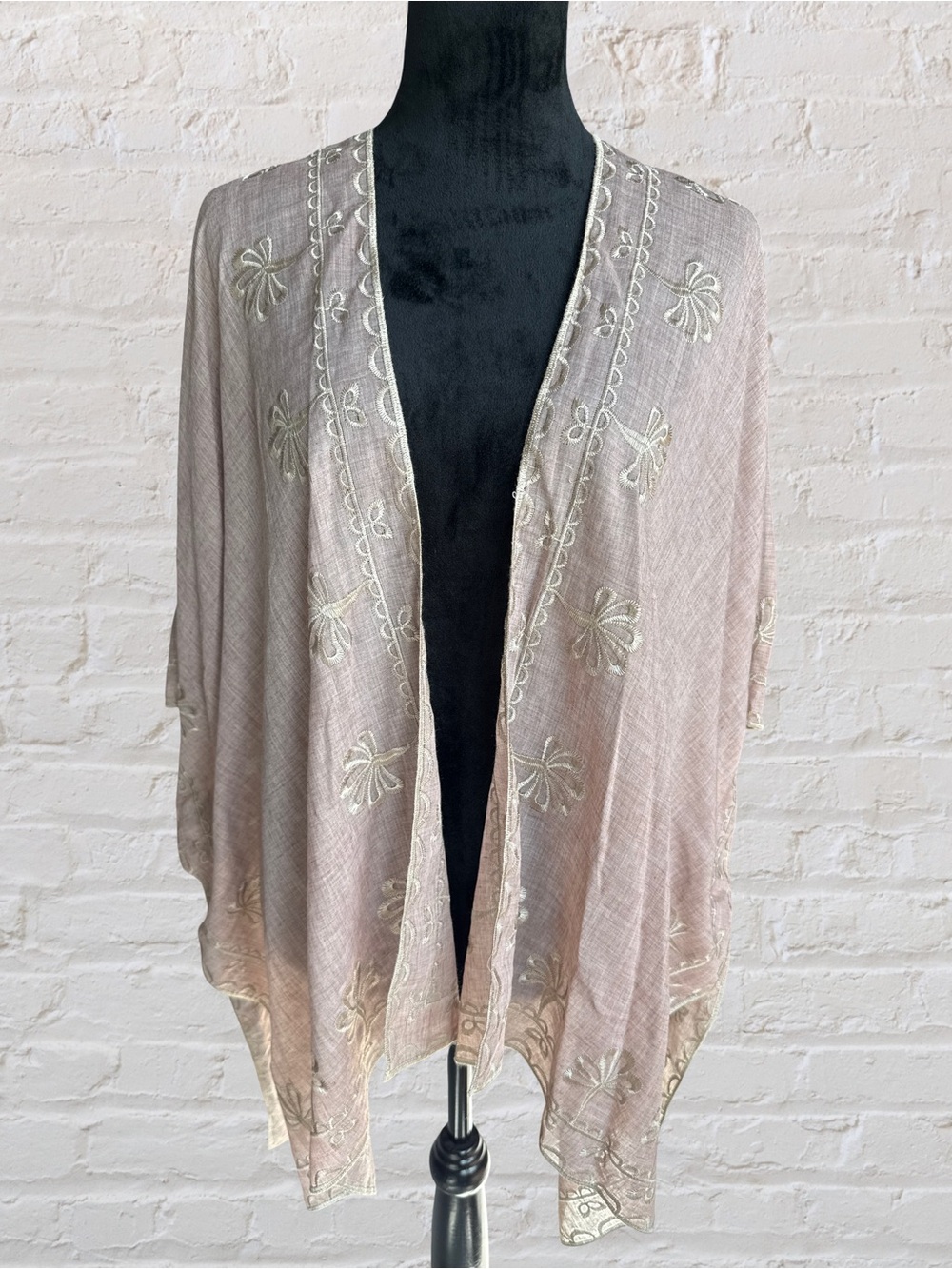 NATURAL LIFE Blush Rose Embroidered Sheer Kimono